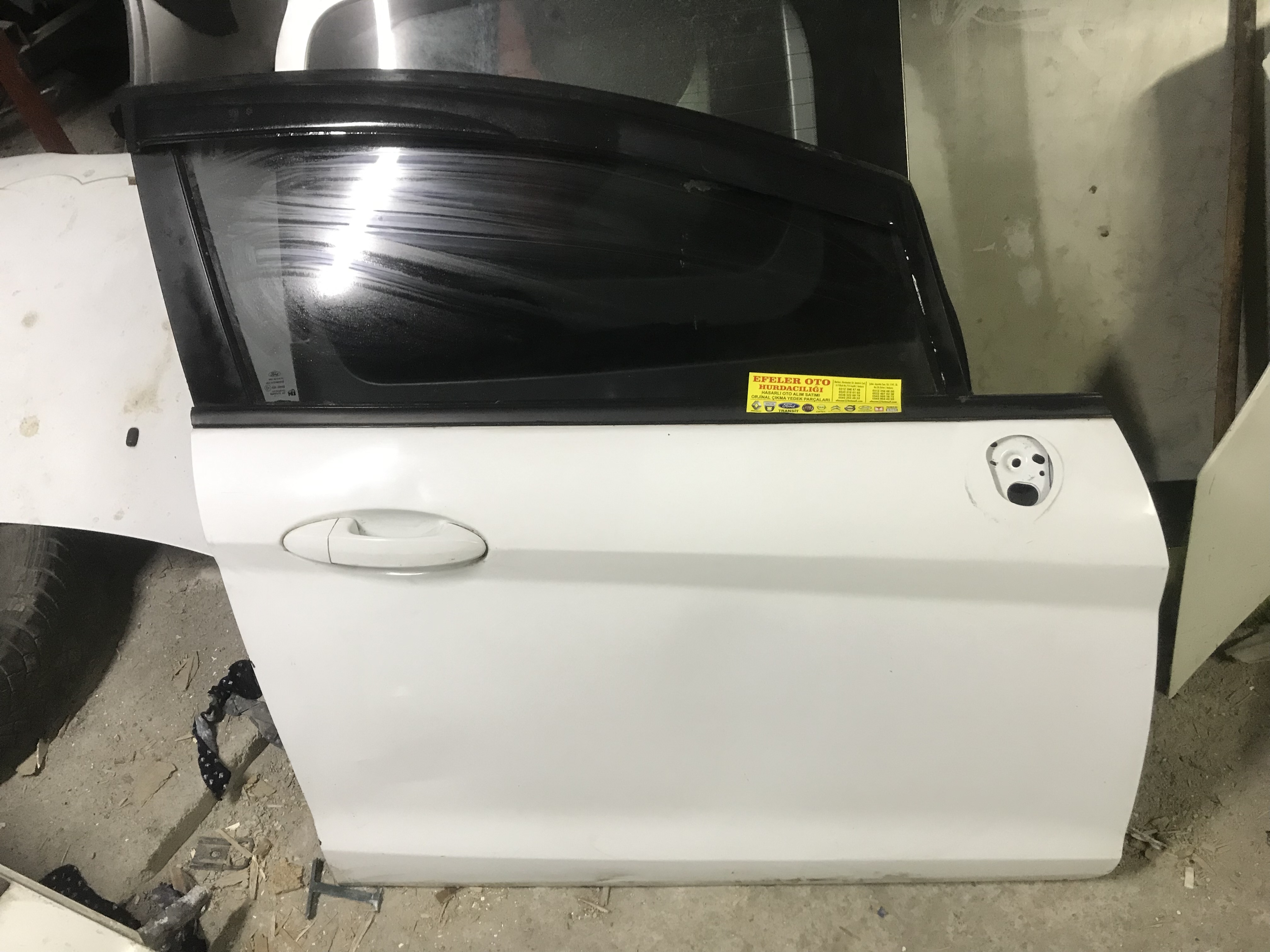Ford Fiesta Çıkma Sol Ön Kapı