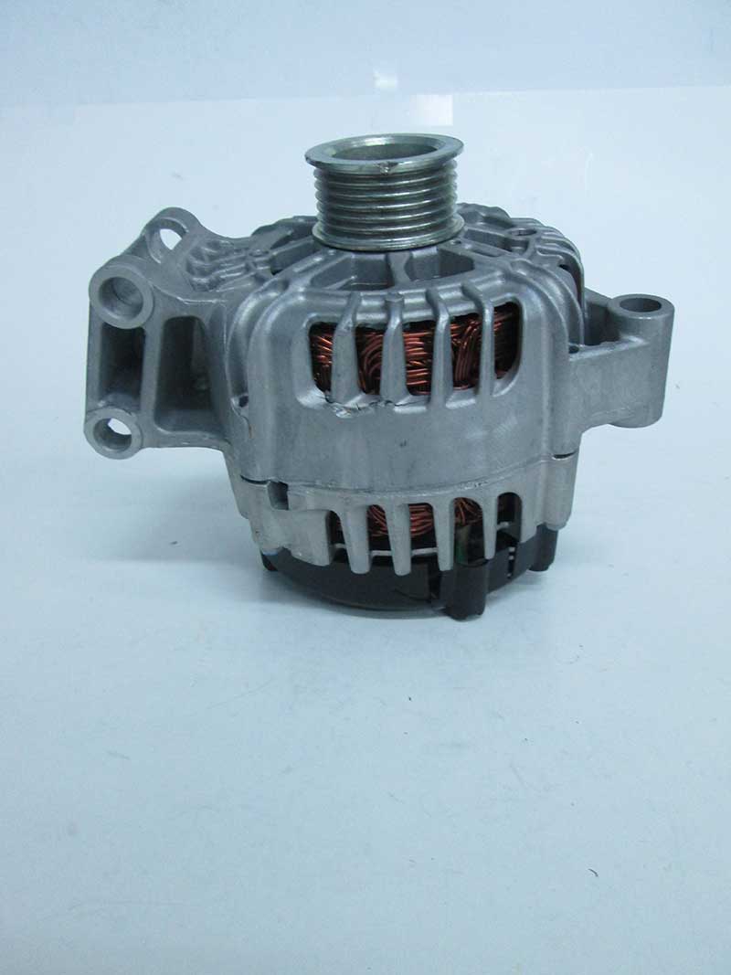 Ford Fiesta Çıkma Şarj Dinamosu Alternatör