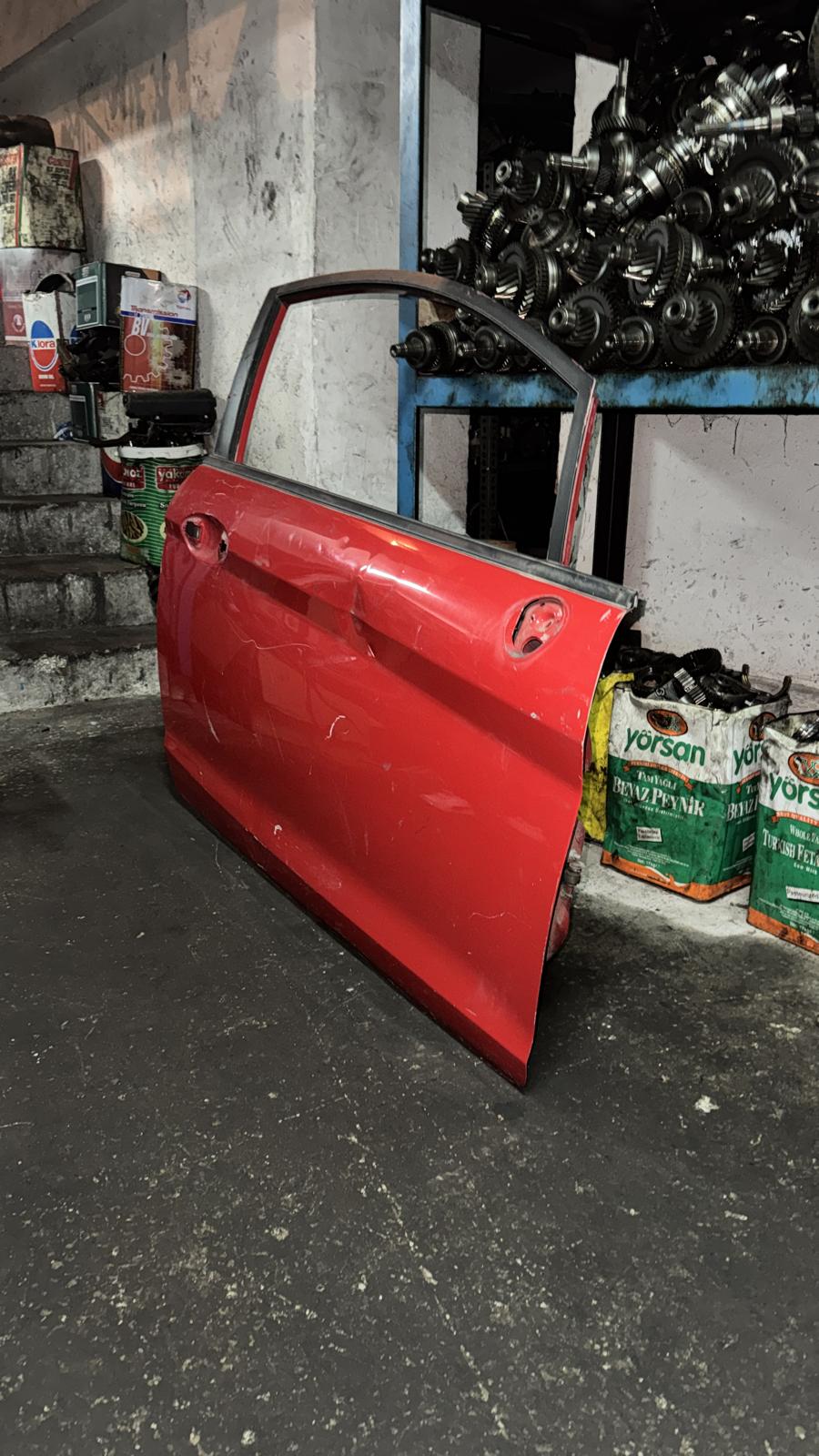 FORD FİESTA TEK KAPI SAĞ ÖN KAPI ORİJİNAL ÇIKMA